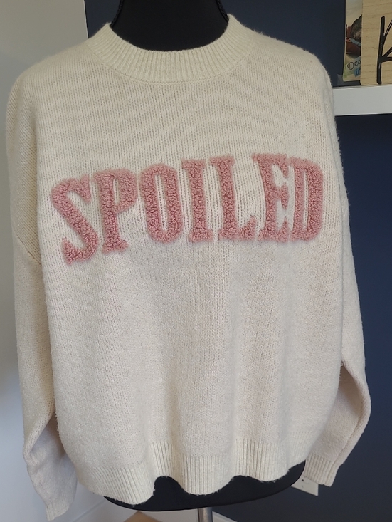 Twik par Simons Sweaters - Simons (Twik) -  Cream Crewneck Sweater with Pink Graphic